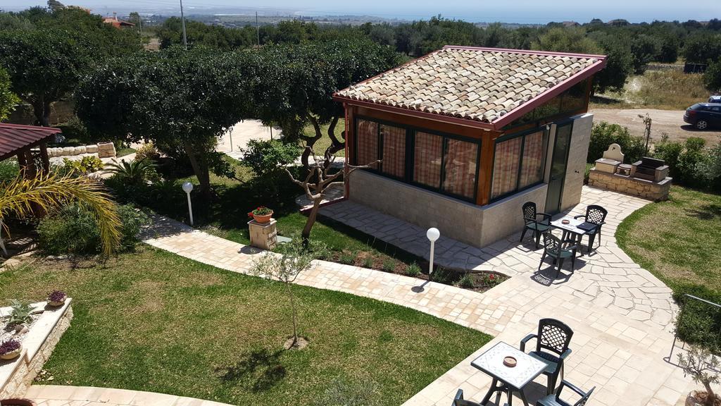Alla Corte Di Nonna Maria Villa Pozzallo Exterior foto