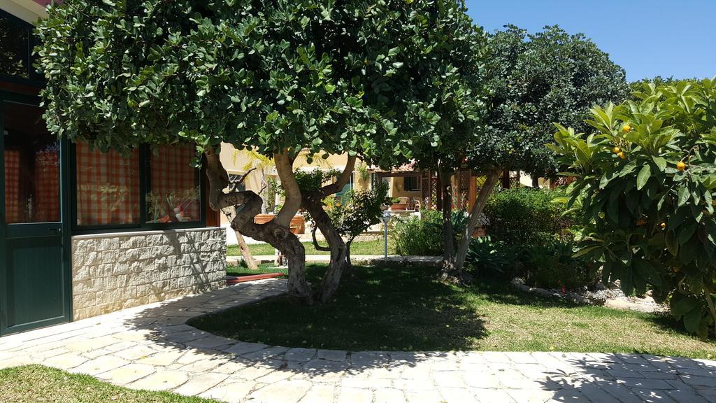 Alla Corte Di Nonna Maria Villa Pozzallo Exterior foto