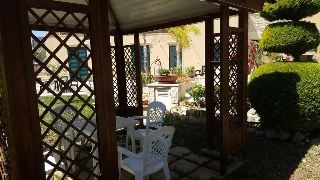 Alla Corte Di Nonna Maria Villa Pozzallo Exterior foto