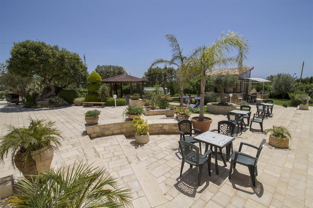 Alla Corte Di Nonna Maria Villa Pozzallo Exterior foto