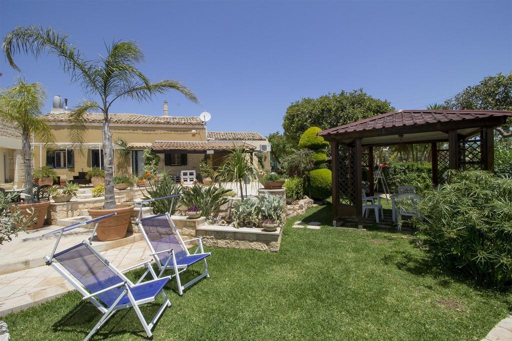 Alla Corte Di Nonna Maria Villa Pozzallo Exterior foto